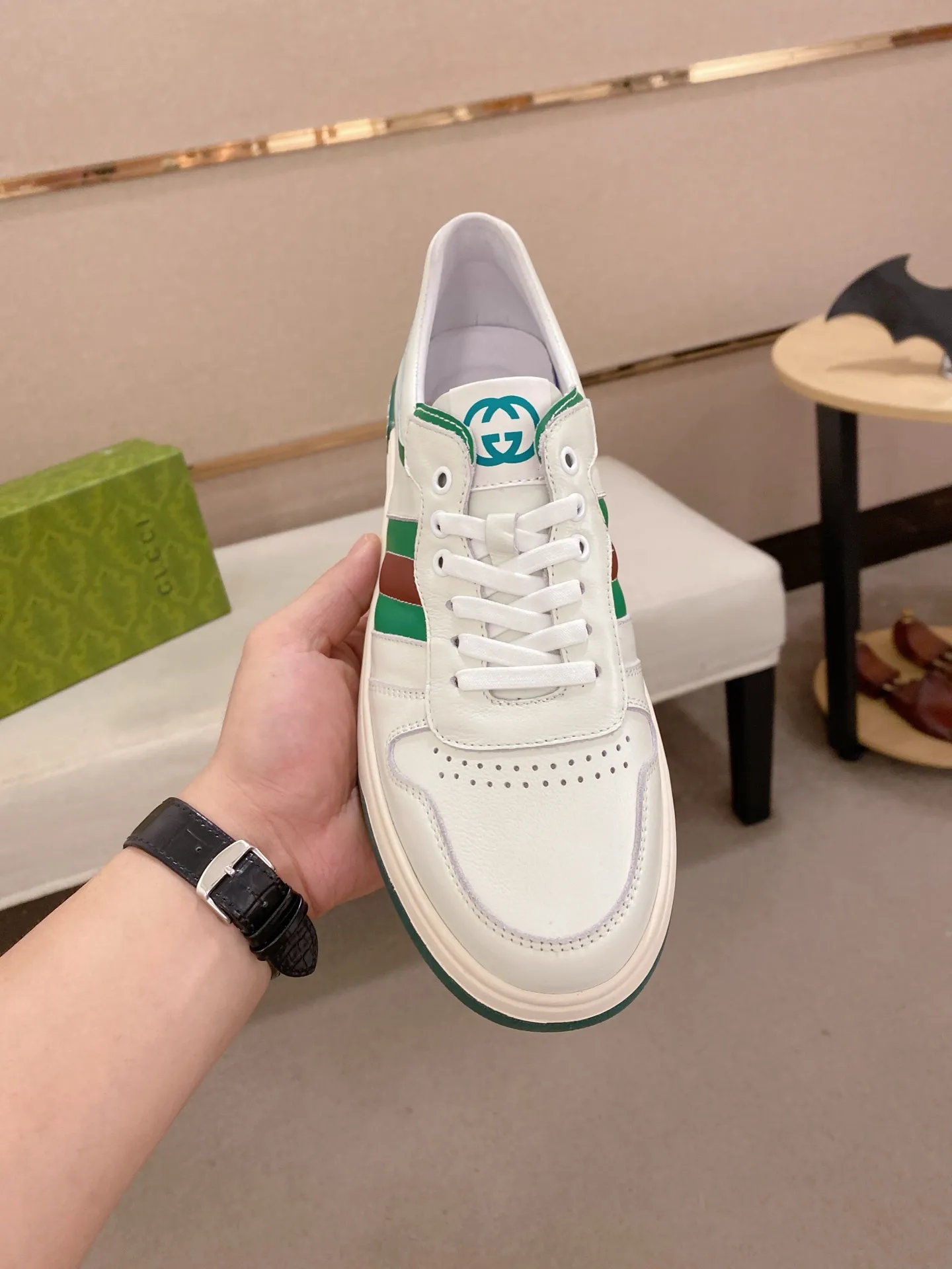 Men's clothing and shoes💰:440💰 (Gucci) The latest 🎁🎁casual and fashionable men's shoes👟 from the official website, hot style 💥 style is simple and elegant, exclusive for trendy men. Unique latest brand elements from the official website 👑original Gucci decoration, fashionable and generous, original cowhide leather ✅sheepskin lining, official website designated wear-resistant casual outsole, classic model taken at the counter in kind🎬38-44
